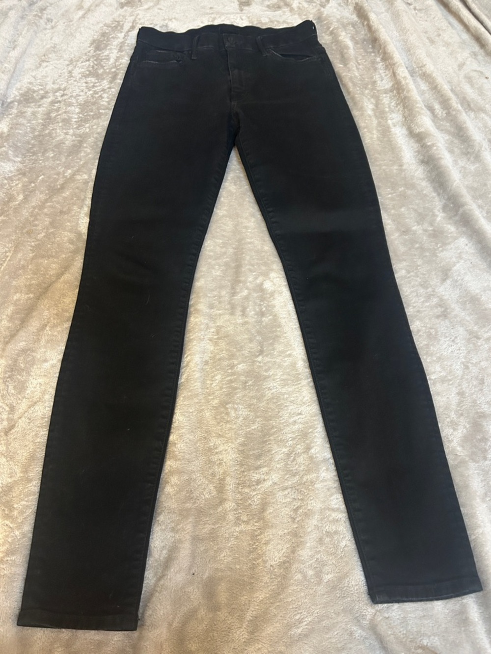 Mother high waisted looker Jean in not guilty